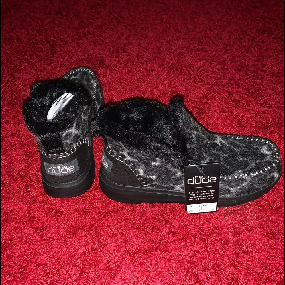New with tags Hey Dude leopard print ankle boots size 8 US